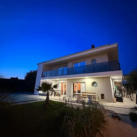 Vila Marigi *