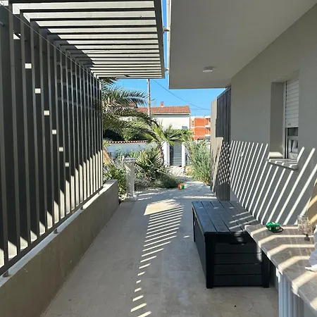 Vila Marigi *